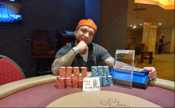 Tobias Krueger vítězí v NLH Highrolleru