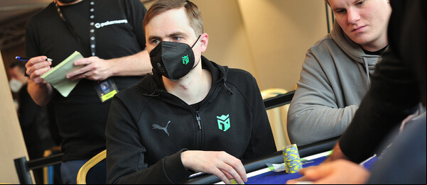Martin Kabrhel vede české postupující ze dne 1B