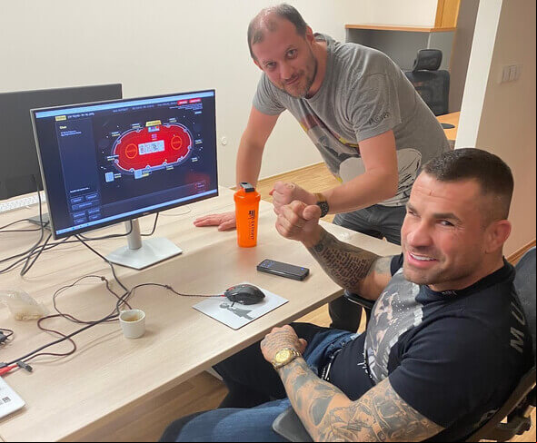 Karlos Vémola bude opět hrát online poker