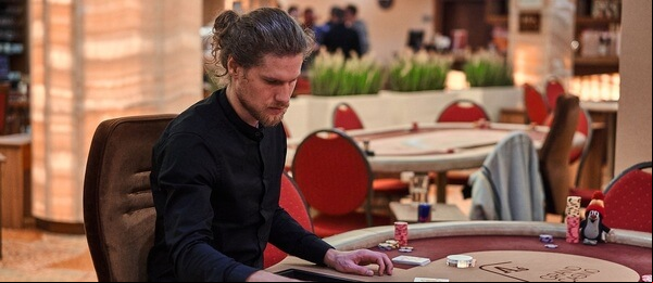 Pokerové stoly v Aši byly tentokrát nakloněny Vadimu Kondratyukovi, jenž opanoval Thursday Night event