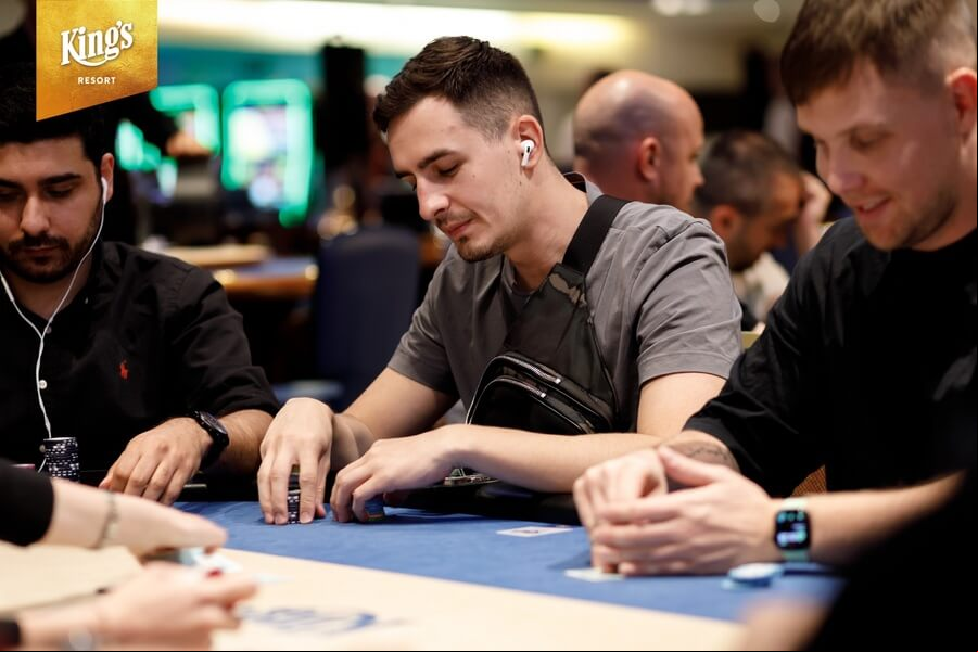 Patrik Žídek se blýsknul na televizním stole WSOP Main Eventu