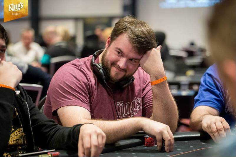 Michael Adam postupuje jako chipleader v Grand Prix